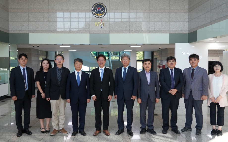 KASA Administrator Visits KARI and KASI to Strengthen Communication with Space Research Community